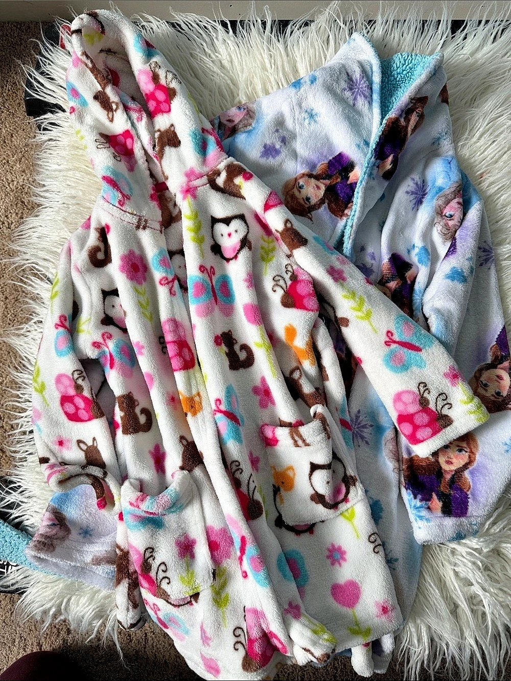 Pack of 2 Girls robes!